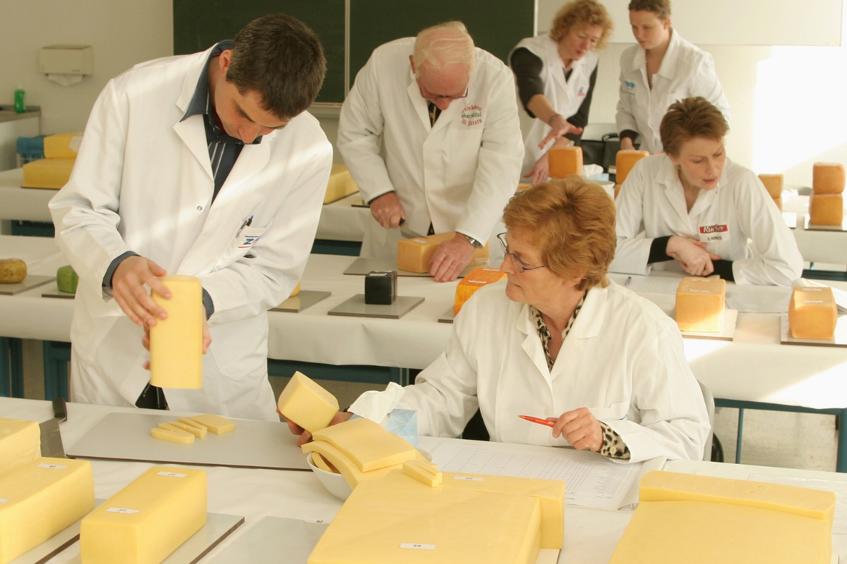 Milchwirtschaftliche Lehr- und Untersuchungsanstalt e.V. (MLUA) Oranienburg